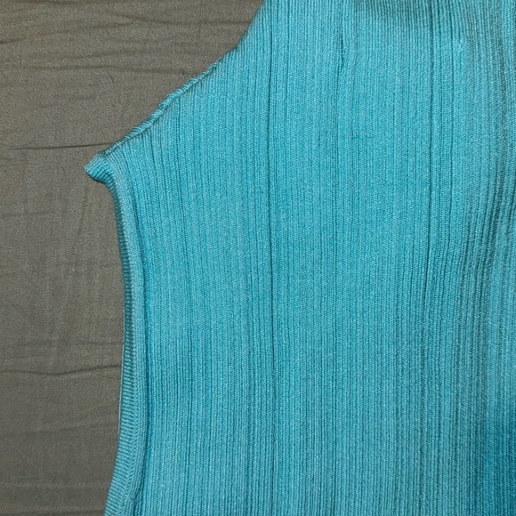 Zara Buttoned Tank-Top - Picture 5 of 5